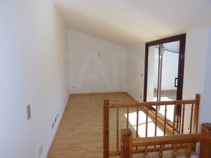3 bedroom Apartment for sale in Lleida city with garage - € 130,000 (Ref: 9994703)