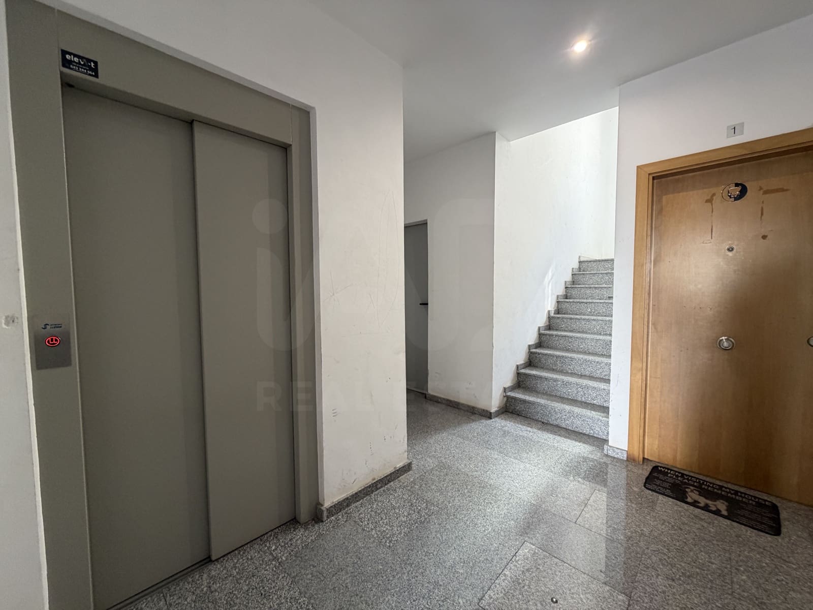 3 bedroom Apartment for sale in Lleida city with garage - € 130,000 (Ref: 9994703)