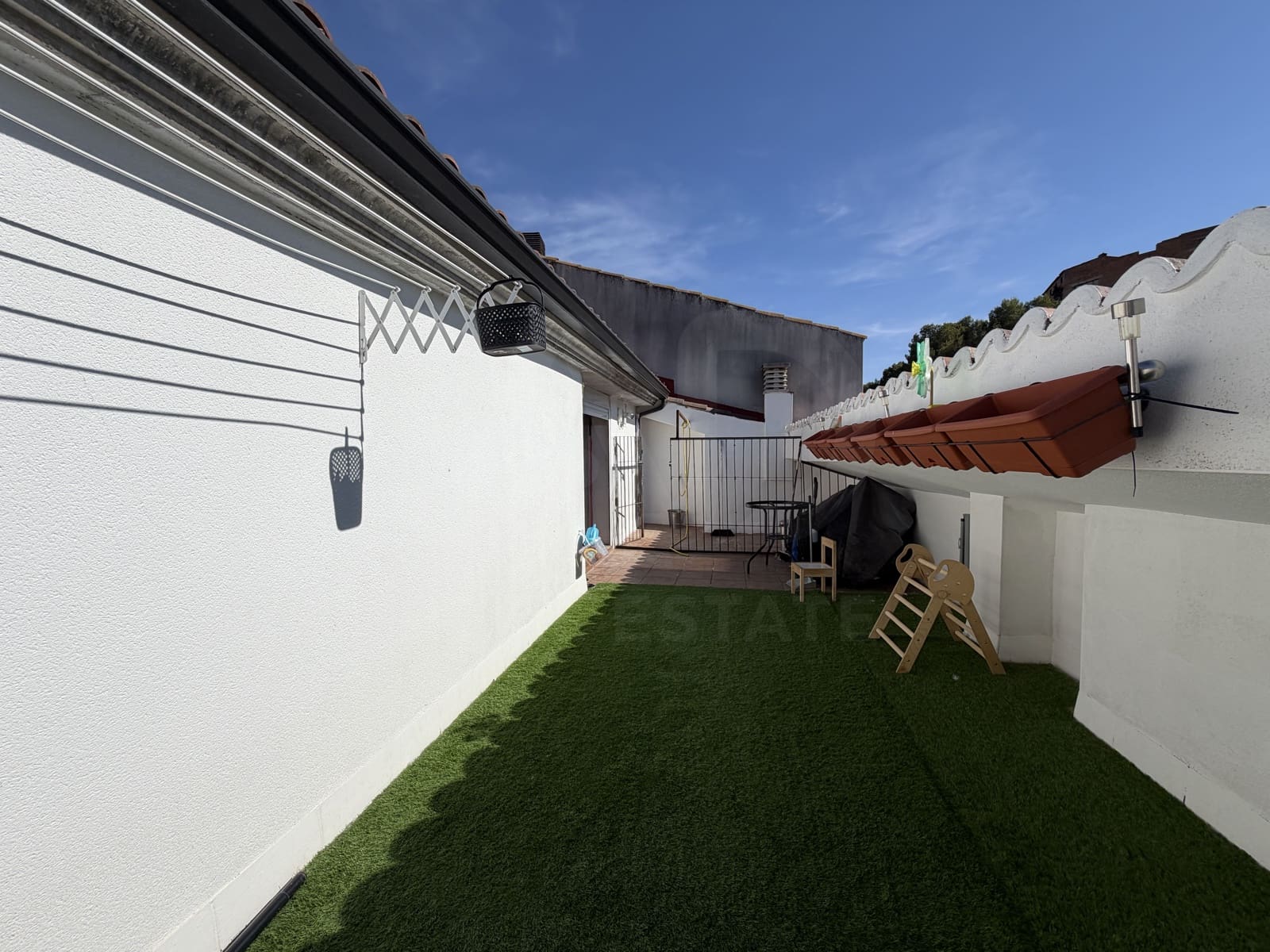 3 bedroom Apartment for sale in Lleida city with garage - € 130,000 (Ref: 9994703)