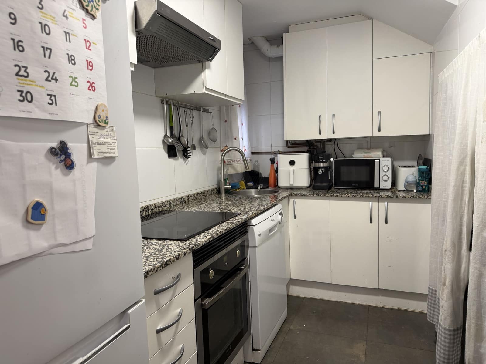 3 bedroom Apartment for sale in Lleida city with garage - € 130,000 (Ref: 9994703)