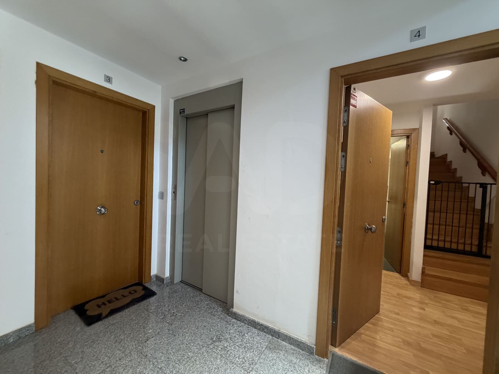 3 bedroom Apartment for sale in Lleida city with garage - € 130,000 (Ref: 9994703)