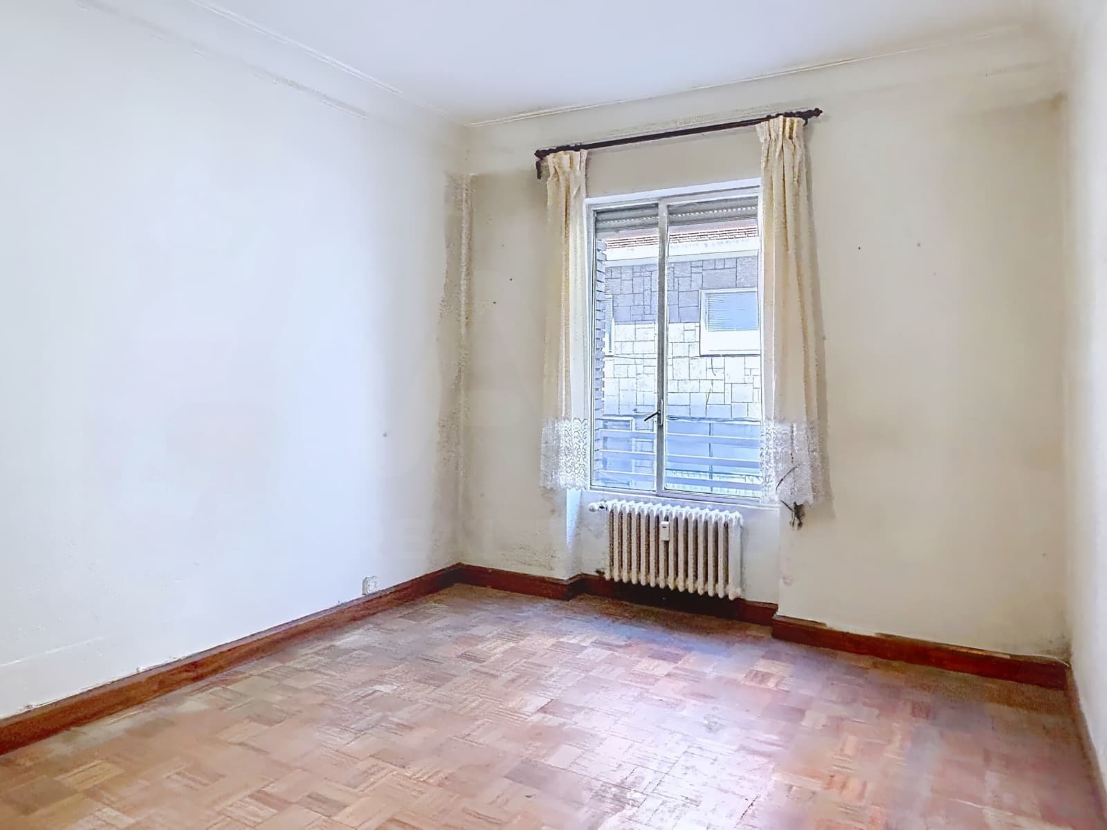4 slaapkamer Appartement te koop in Leon stad - € 199.000 (Ref: 9994704)
