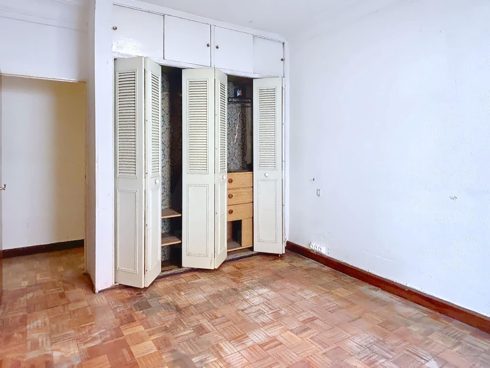 4 slaapkamer Appartement te koop in Leon stad - € 199.000 (Ref: 9994704)