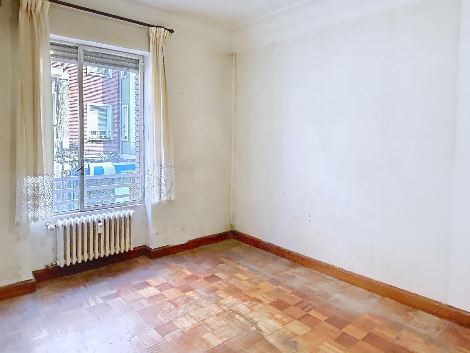 4 slaapkamer Appartement te koop in Leon stad - € 199.000 (Ref: 9994704)