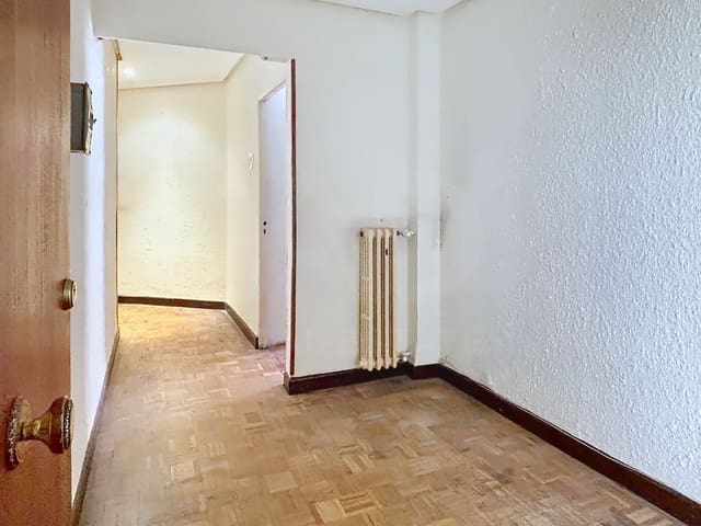 4 soverom Leilighet til salgs i Leon by - € 199 000 (Ref: 9994704)