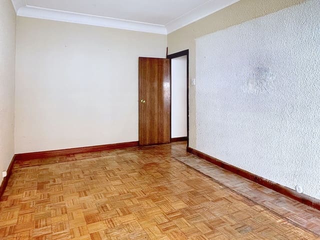 4 soverom Leilighet til salgs i Leon by - € 199 000 (Ref: 9994704)