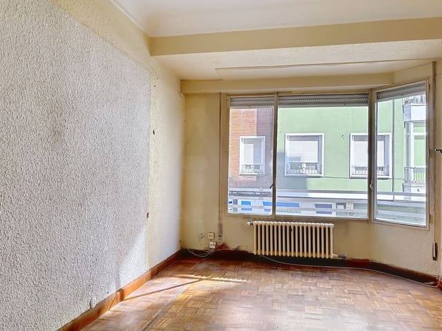 4 soverom Leilighet til salgs i Leon by - € 199 000 (Ref: 9994704)