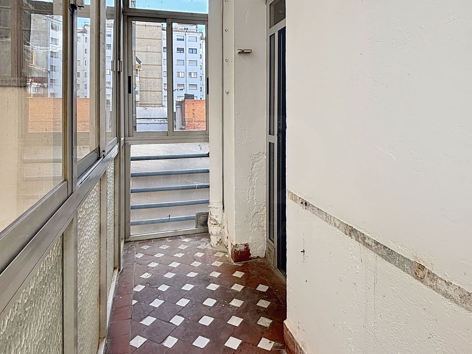 4 slaapkamer Appartement te koop in Leon stad - € 199.000 (Ref: 9994704)