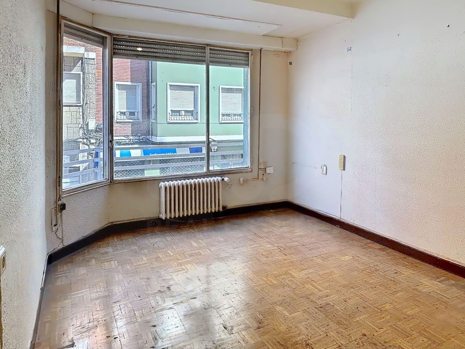 4 slaapkamer Appartement te koop in Leon stad - € 199.000 (Ref: 9994704)