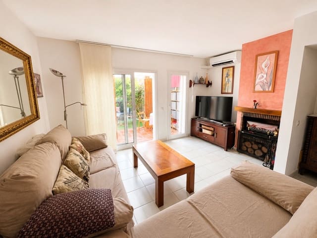 3 slaapkamer Rijtjeshuis te koop in Gerona stad met zwembad garage - € 397.000 (Ref: 9994705)