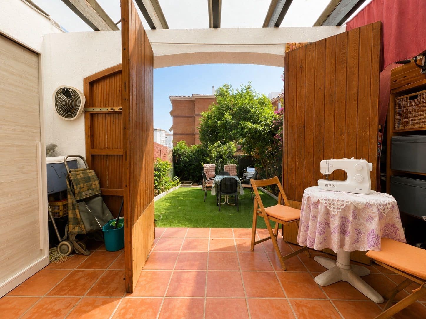 3 Zimmer Reihenhaus zu verkaufen in Girona Stadt mit Pool Garage - 397.000 € (Ref: 9994705)