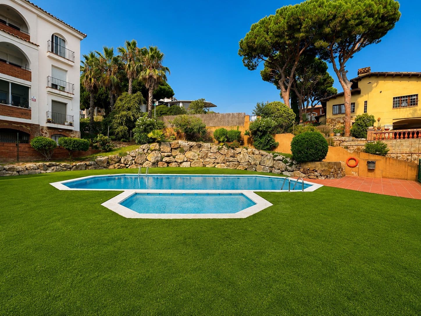 3 Zimmer Reihenhaus zu verkaufen in Girona Stadt mit Pool Garage - 397.000 € (Ref: 9994705)