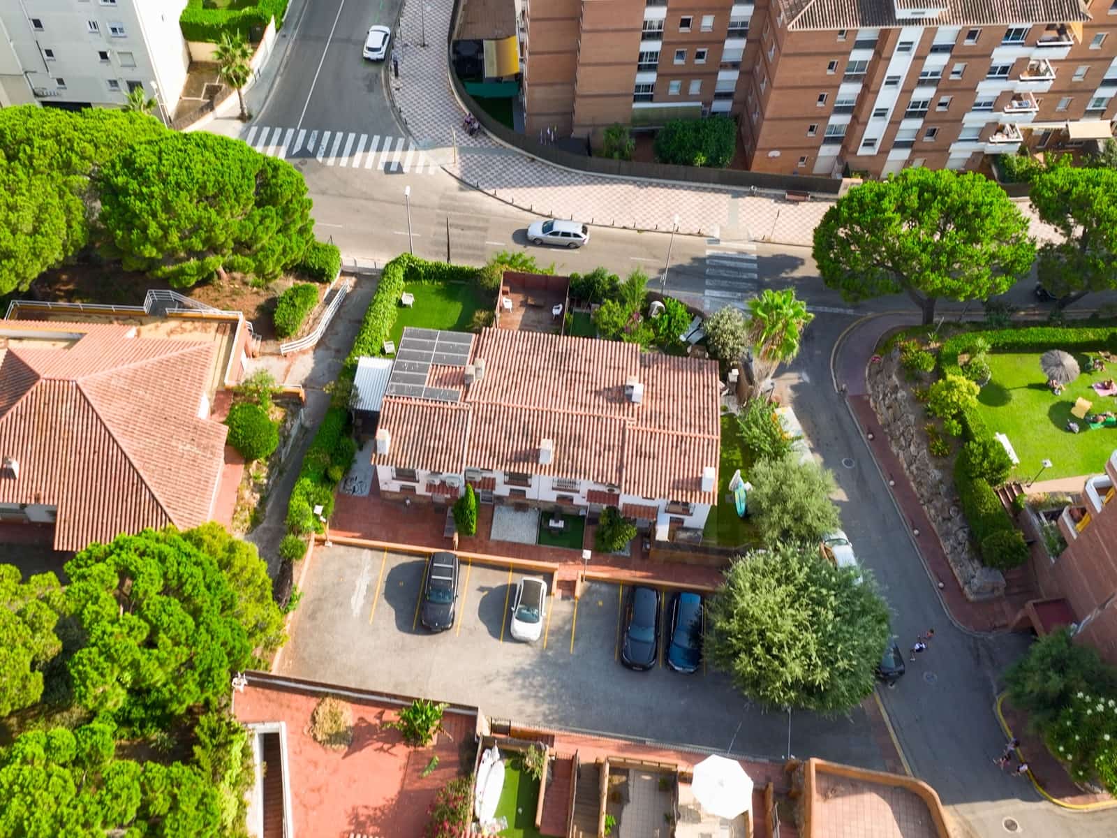 3 Zimmer Reihenhaus zu verkaufen in Girona Stadt mit Pool Garage - 397.000 € (Ref: 9994705)