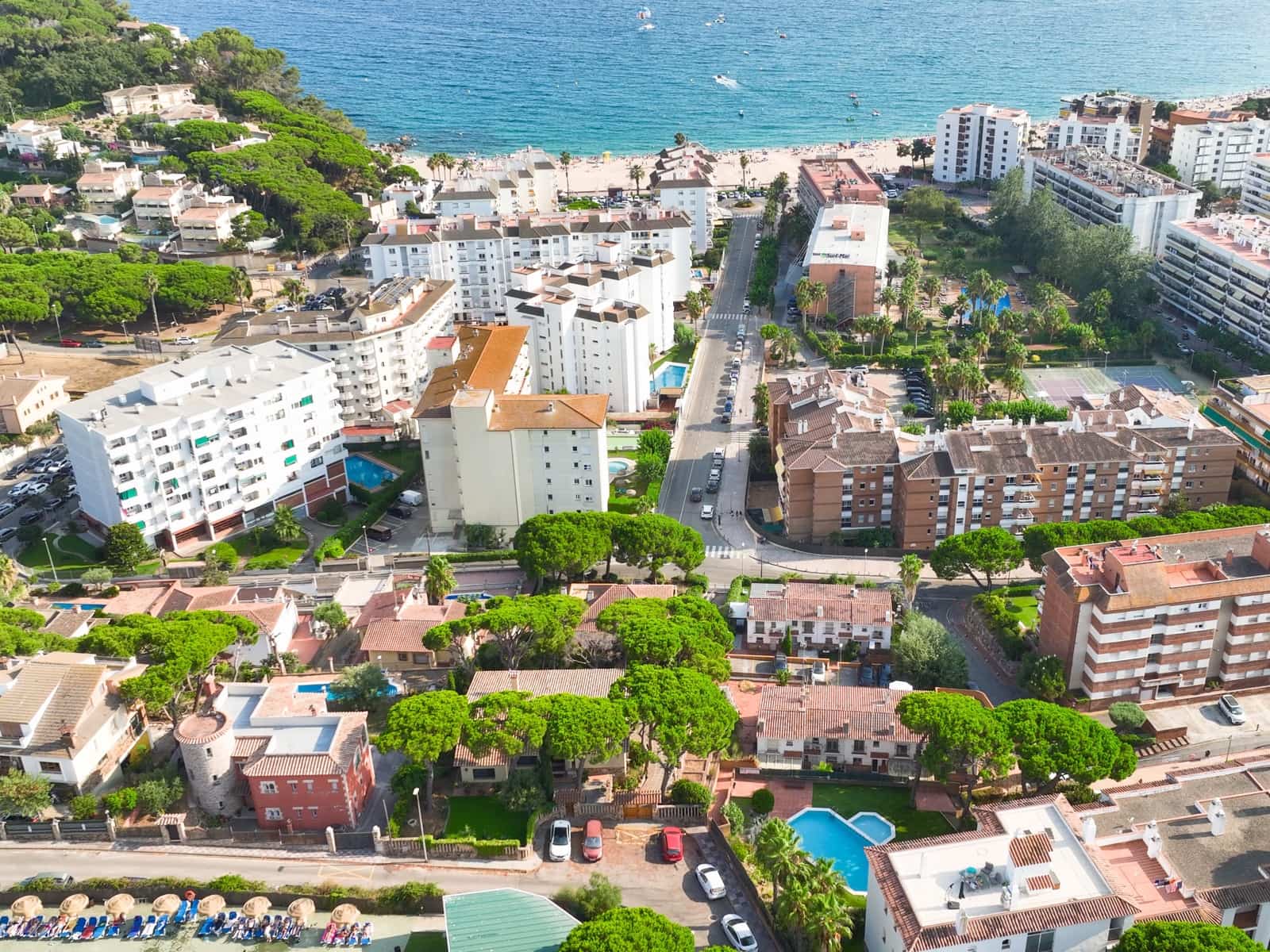 3 Zimmer Reihenhaus zu verkaufen in Girona Stadt mit Pool Garage - 397.000 € (Ref: 9994705)