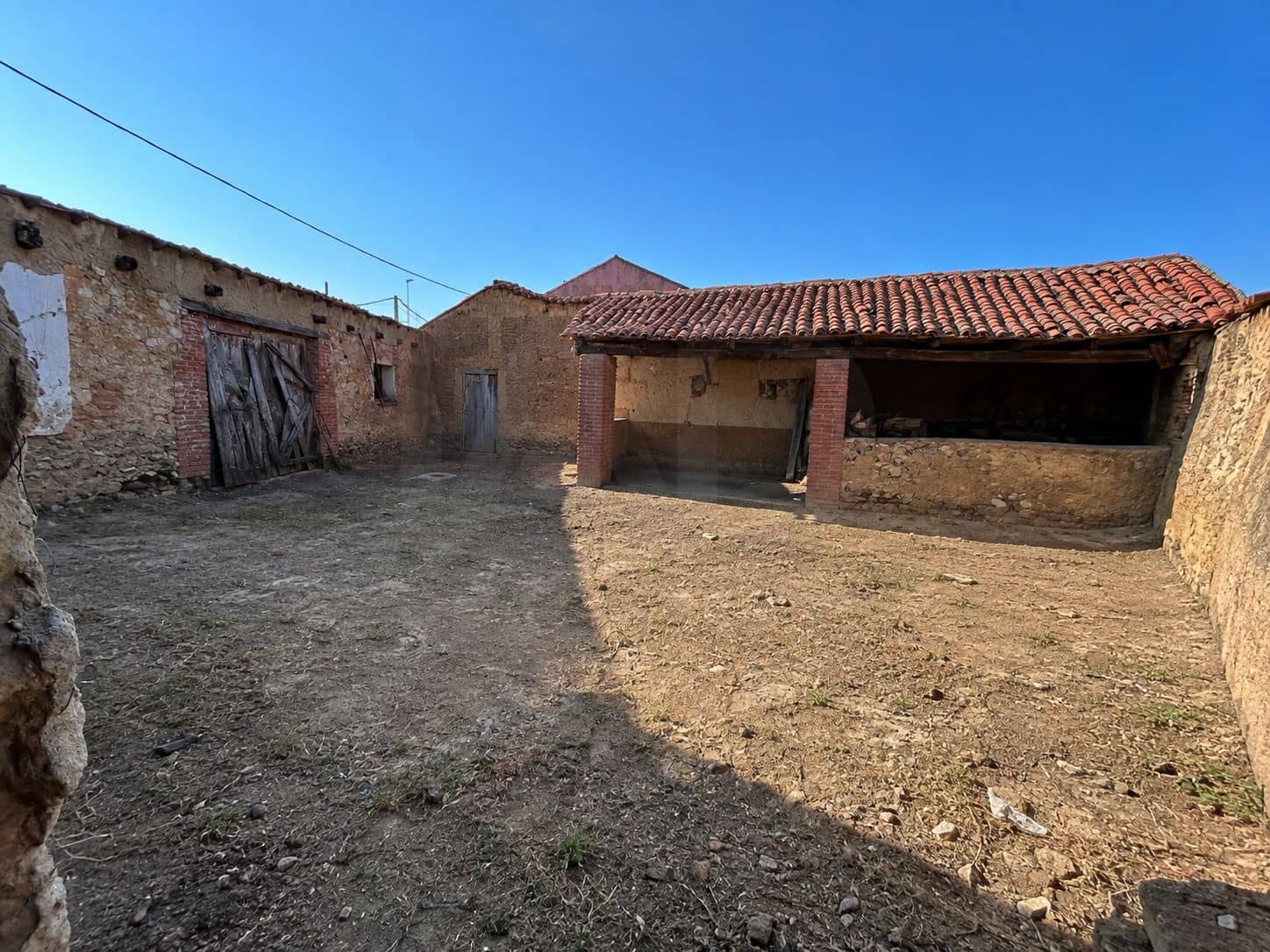 Commercieel te koop in Cuadros - € 69.000 (Ref: 9994707)