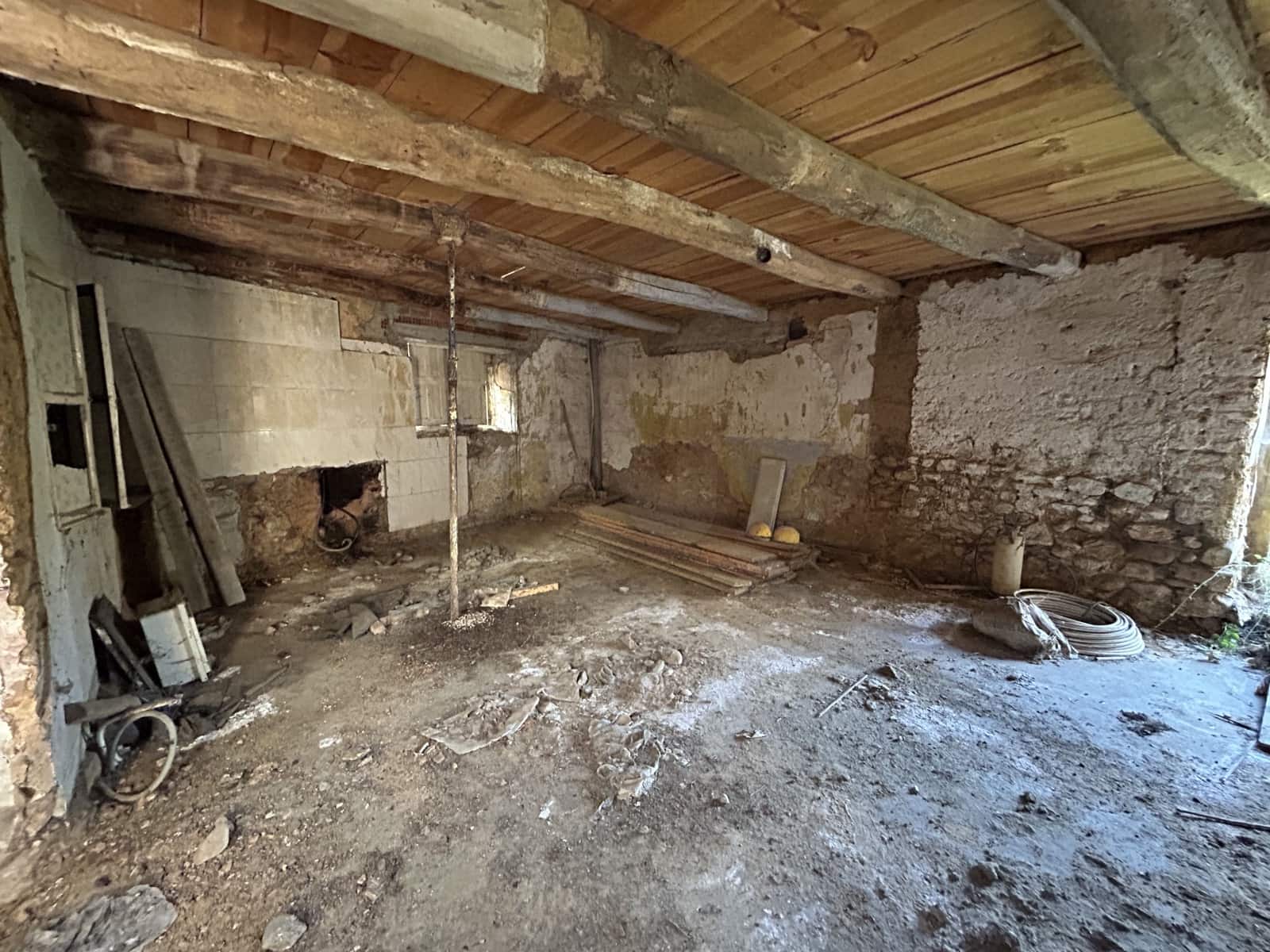 Commercieel te koop in Cuadros - € 69.000 (Ref: 9994707)