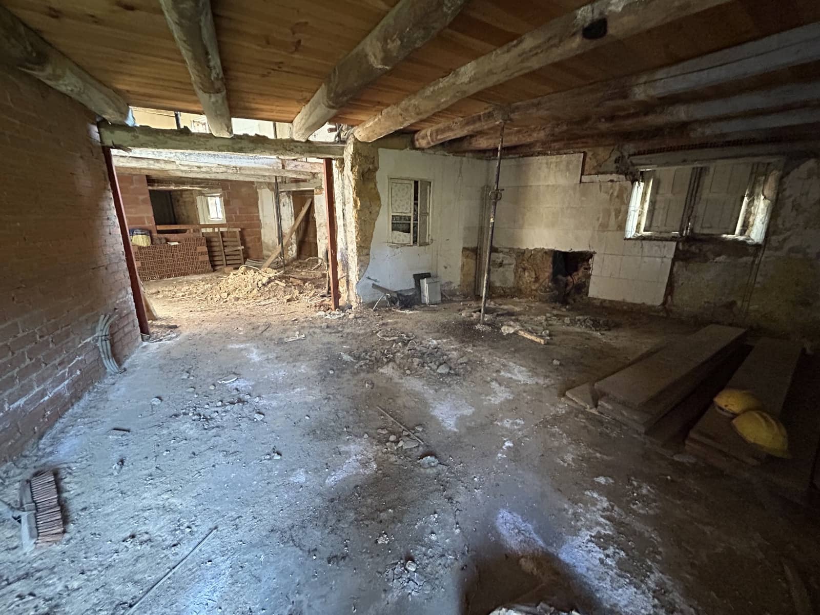 Commercieel te koop in Cuadros - € 69.000 (Ref: 9994707)