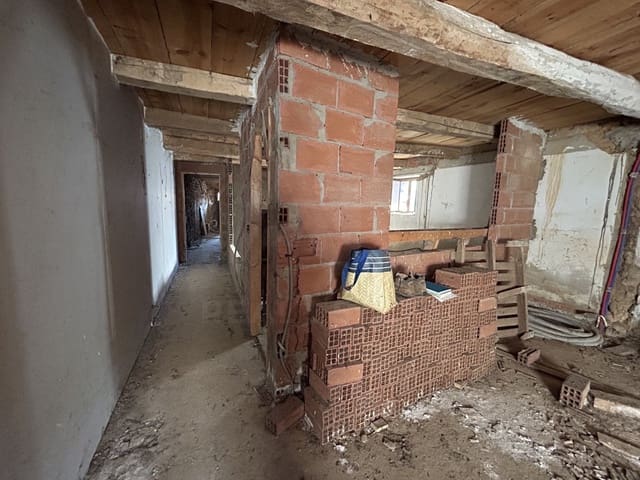 Commercieel te koop in Cuadros - € 69.000 (Ref: 9994707)