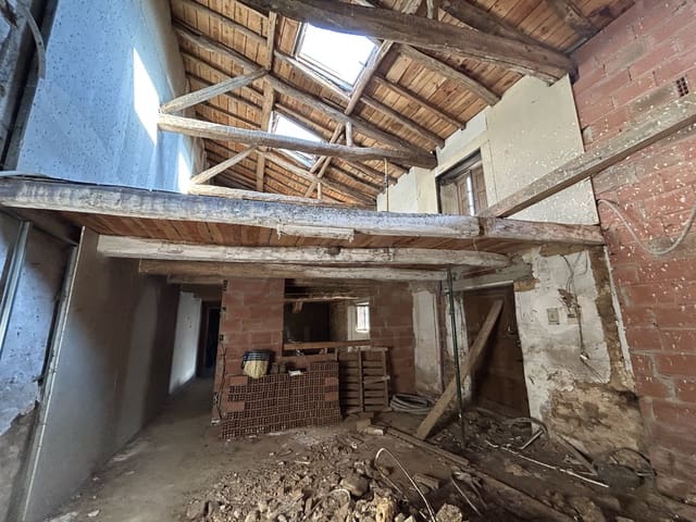 Commercieel te koop in Cuadros - € 69.000 (Ref: 9994707)