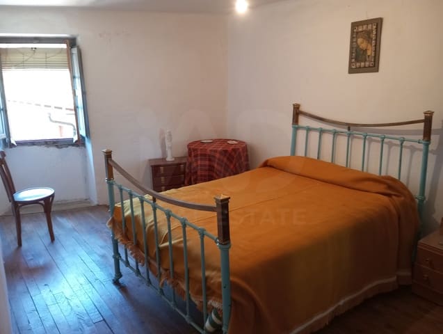 5 quarto Casa em Banda para venda em Huesca cidade - 179 000 € (Ref: 9995146)