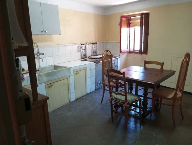 5 quarto Casa em Banda para venda em Huesca cidade - 179 000 € (Ref: 9995146)