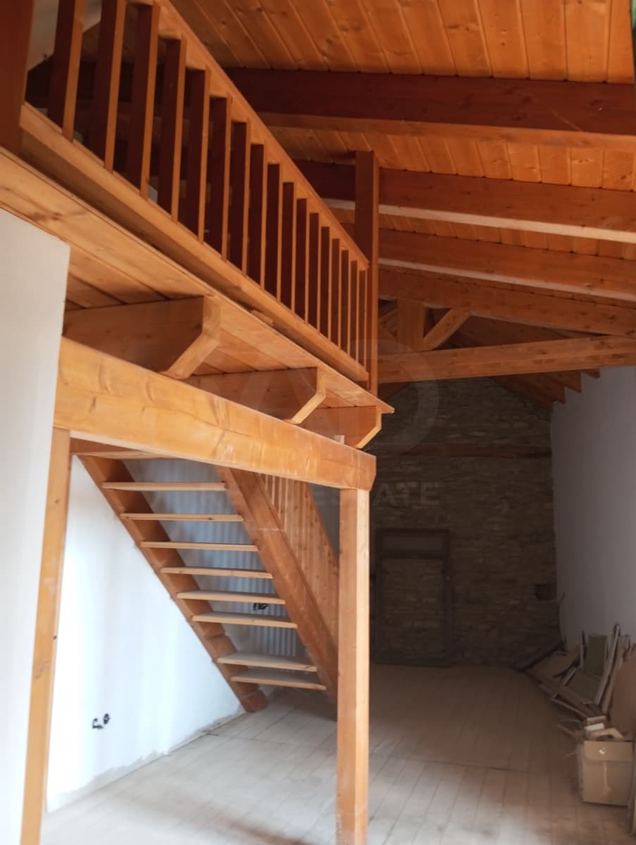 5 bedroom Townhouse for sale in Jaca with garage - € 179,000 (Ref: 9995146)