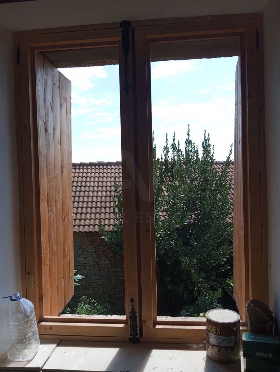 5 bedroom Townhouse for sale in Jaca with garage - € 179,000 (Ref: 9995146)