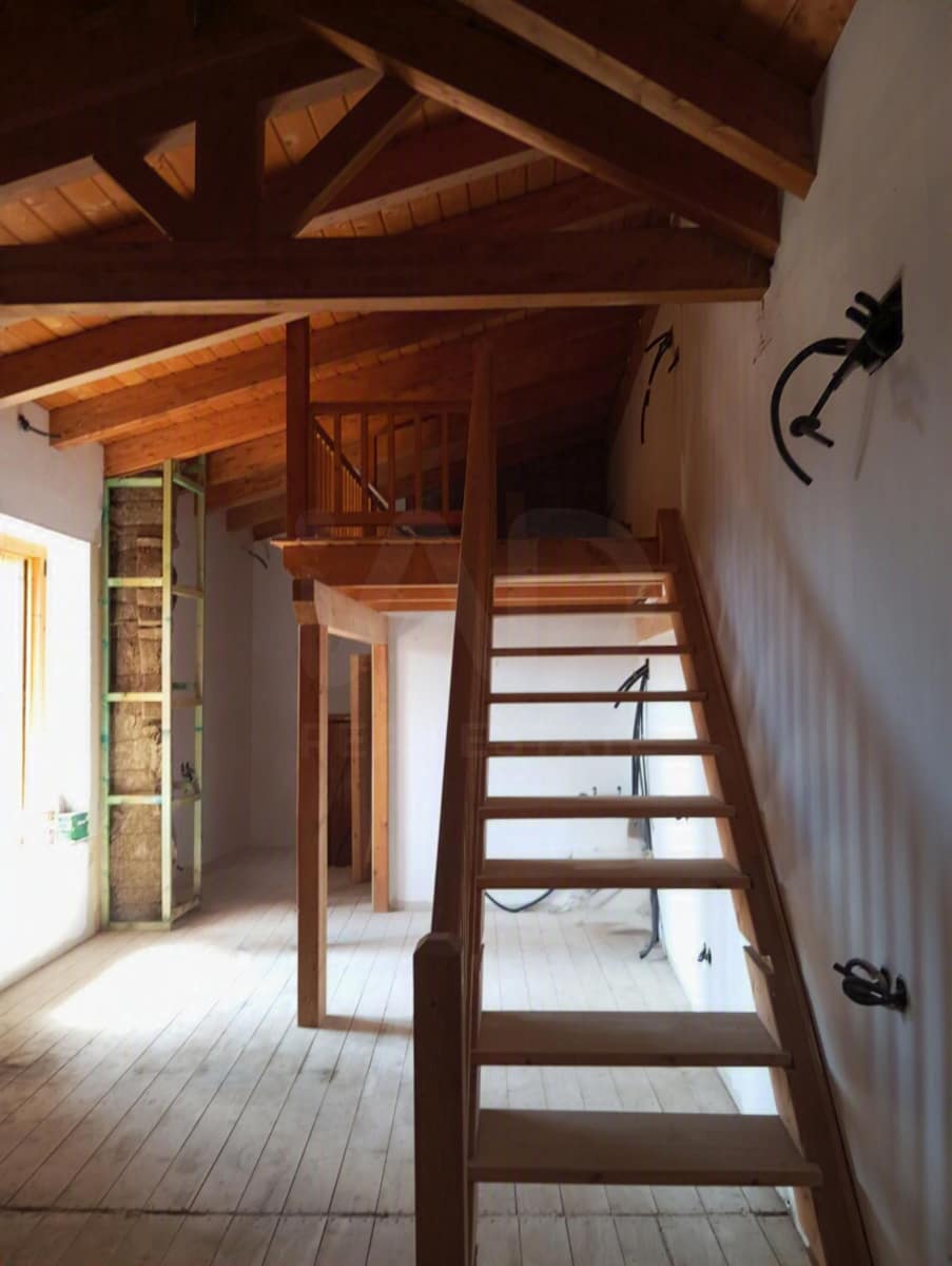 5 bedroom Townhouse for sale in Jaca with garage - € 179,000 (Ref: 9995146)