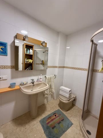 3 bedroom Villa for sale in León city with garage - € 369,000 (Ref: 9995368)