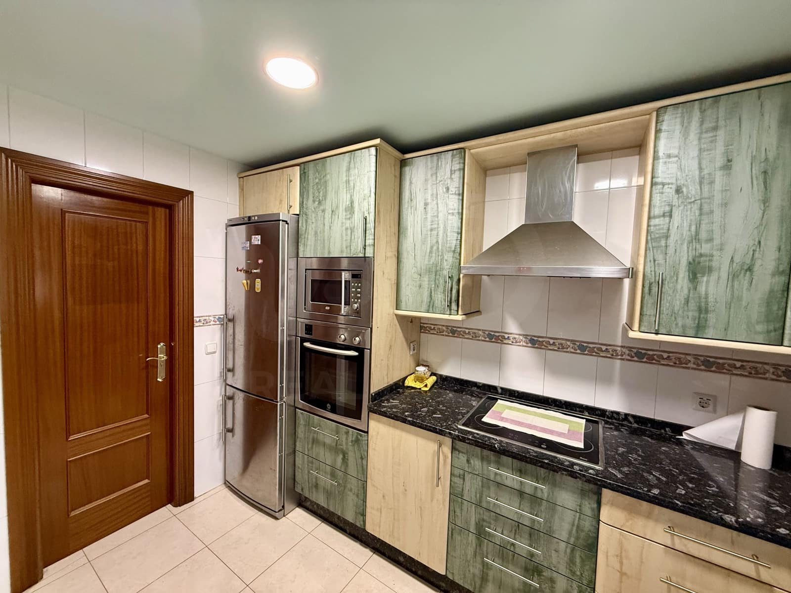 3 bedroom Villa for sale in Leon city with garage - € 369,000 (Ref: 9995368)