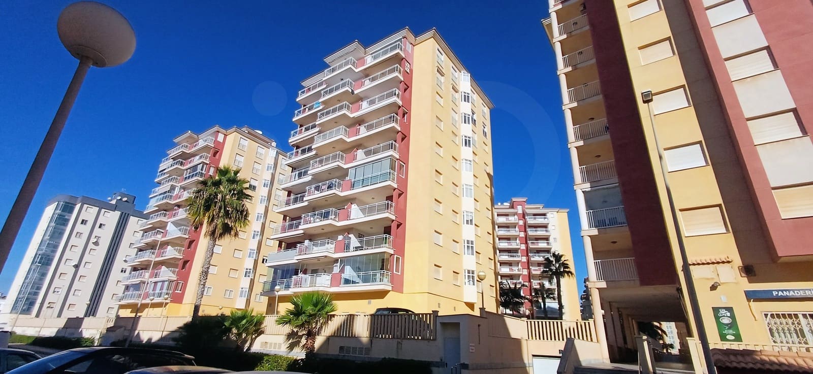 3 soverom Leilighet til salgs i La Manga del Mar Menor med svømmebasseng garasje - € 245 900 (Ref: 9995370)