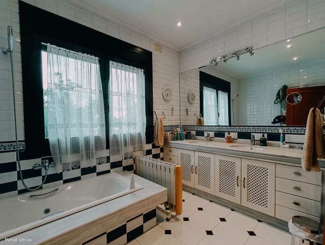 Finca/Casa Rural de 7 habitaciones en Lugo ciudad en venta con piscina garaje - 2.000.000 € (Ref: 9995373)