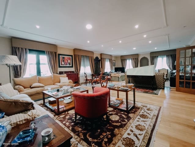 Finca/Casa Rural de 7 habitaciones en Lugo ciudad en venta con piscina garaje - 2.000.000 € (Ref: 9995373)