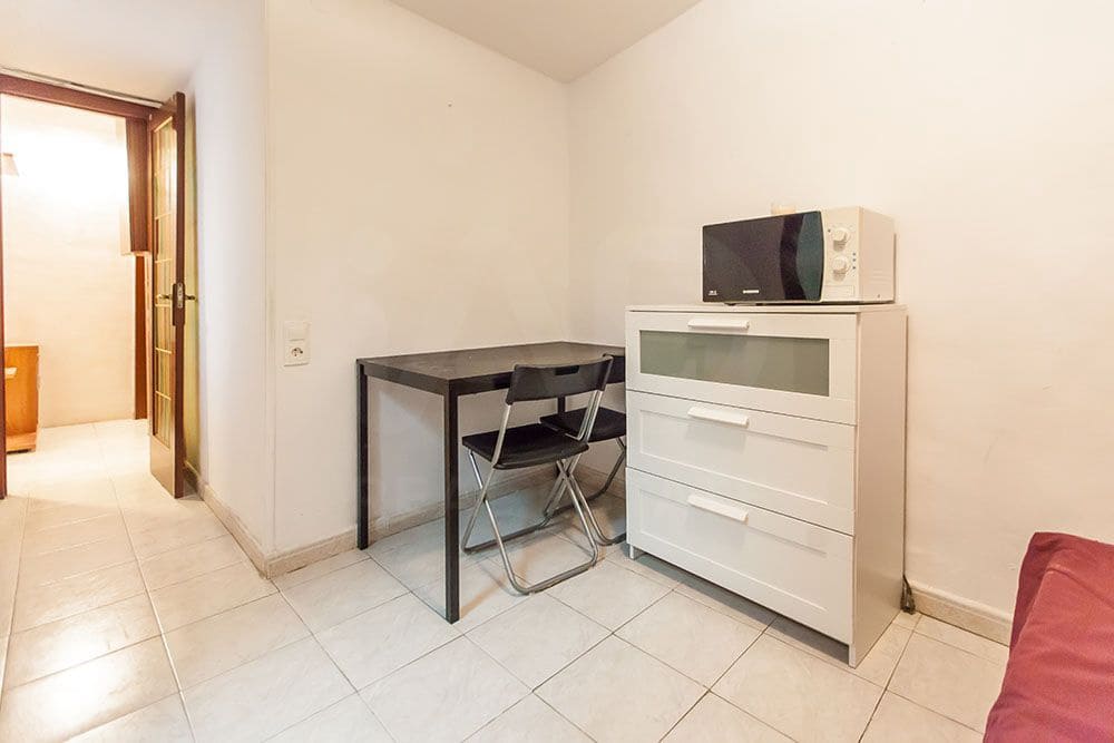 1 soverom Leilighet til salgs i Barcelona by - € 159 000 (Ref: 9995423)