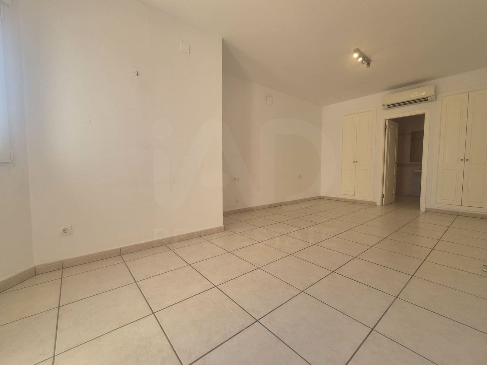 3 soveværelse Lejlighed til salg i Denia med swimmingpool - € 269.000 (Ref: 9995425)