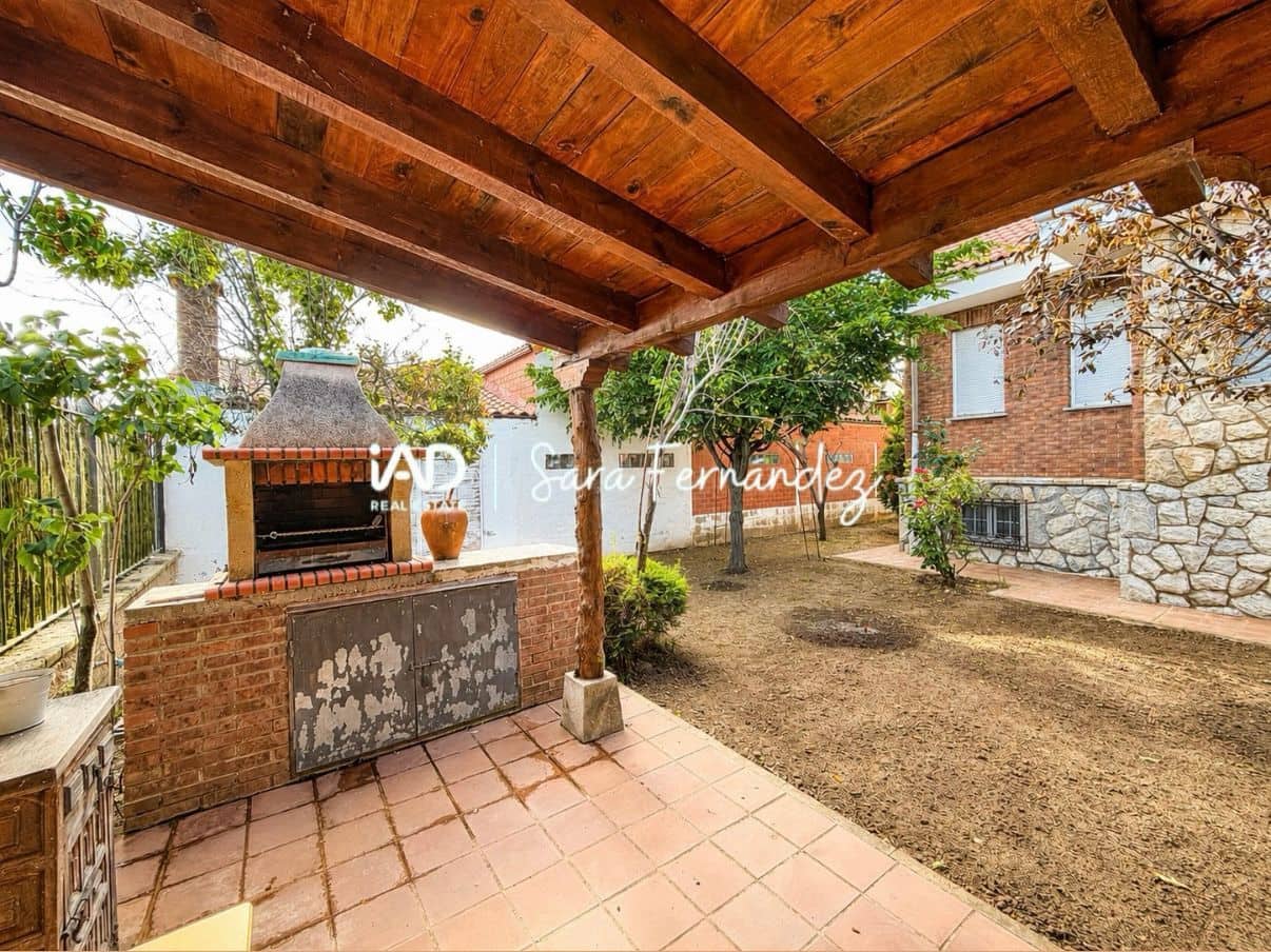 Casa de 3 habitaciones en Sariegos en venta con garaje - 245.000 € (Ref: 9996308)
