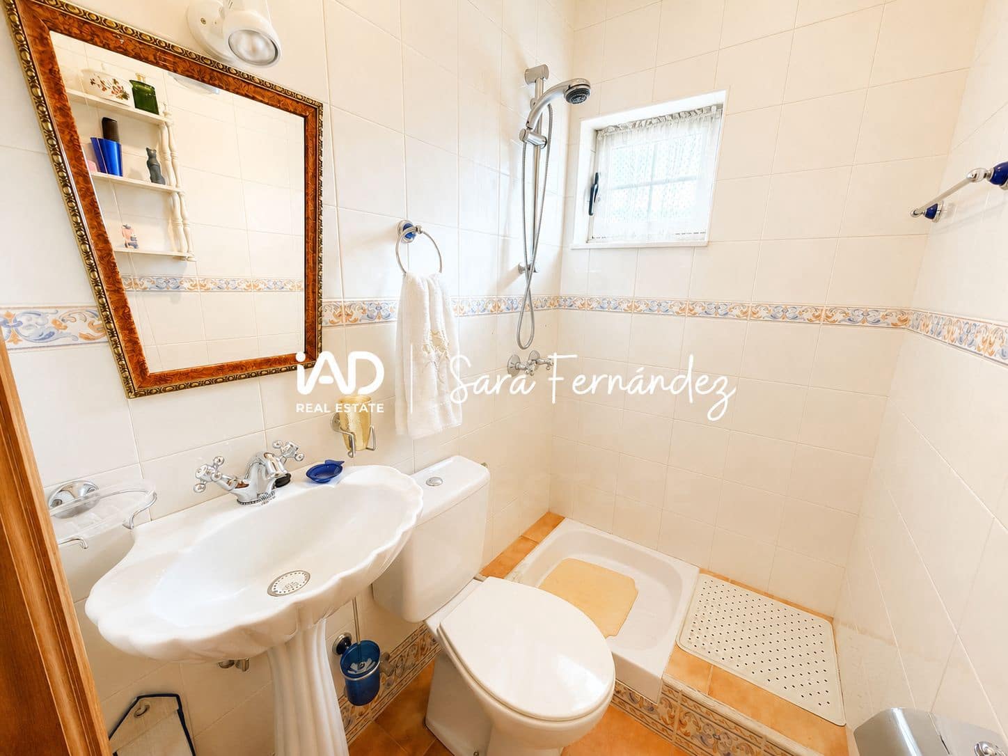 Casa de 3 habitaciones en Sariegos en venta con garaje - 245.000 € (Ref: 9996308)