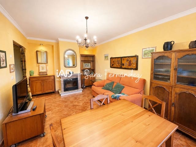 Casa de 3 habitaciones en Sariegos en venta con garaje - 245.000 € (Ref: 9996308)