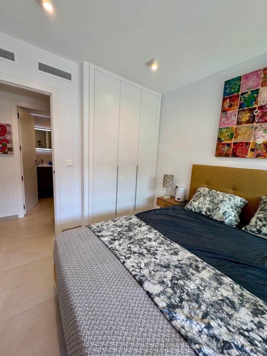 Apartamento de 2 habitaciones en Alicante / Alacant ciudad en venta con piscina garaje - 270.000 € (Ref: 9996310)