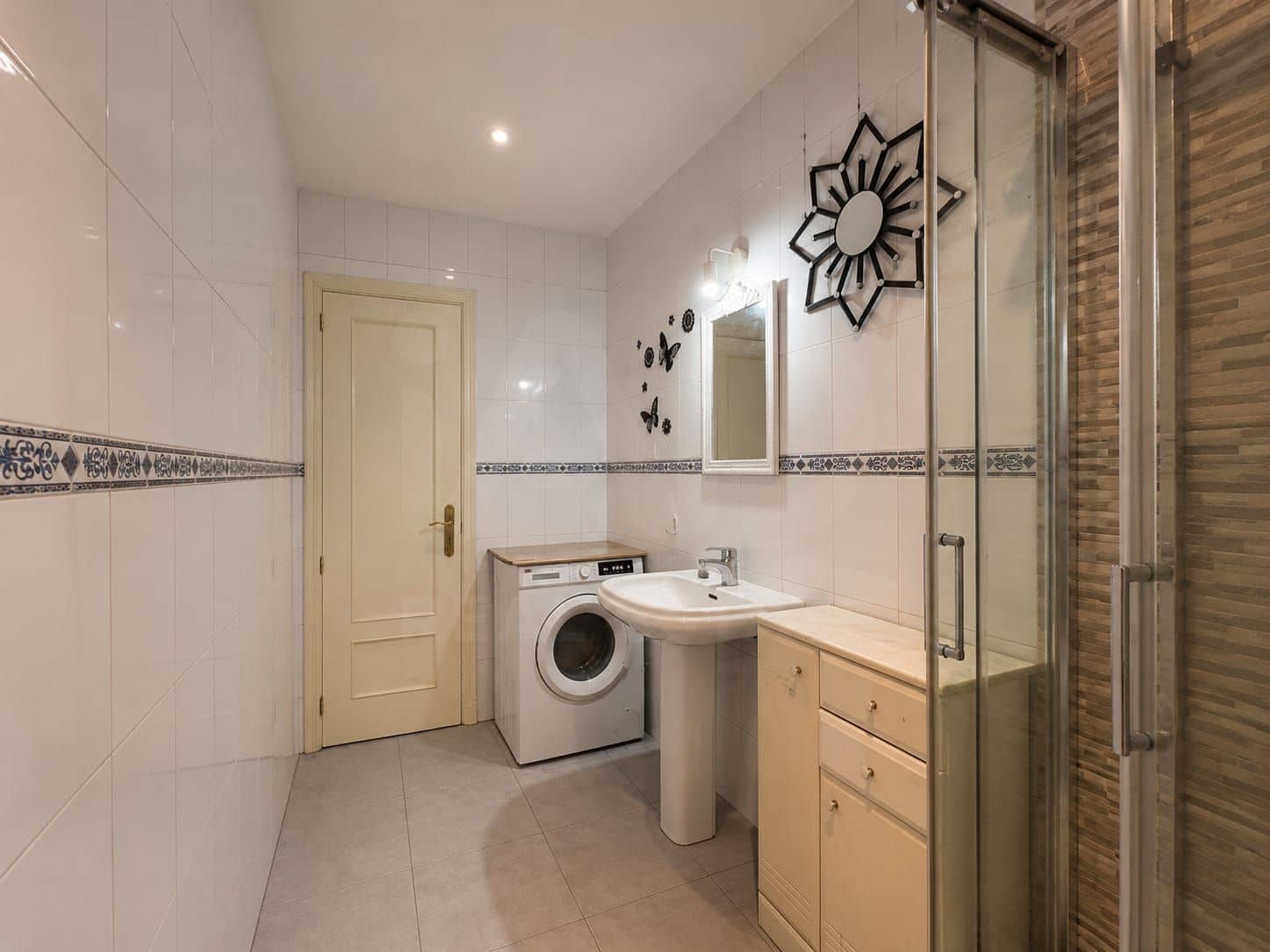 3 soveværelse Lejlighed til salg i Madrid by - € 470.000 (Ref: 9996315)