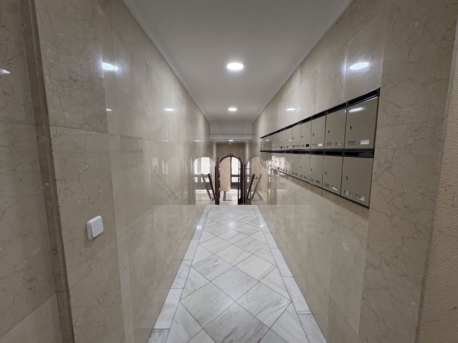 3 soveværelse Lejlighed til salg i Madrid by - € 470.000 (Ref: 9996315)