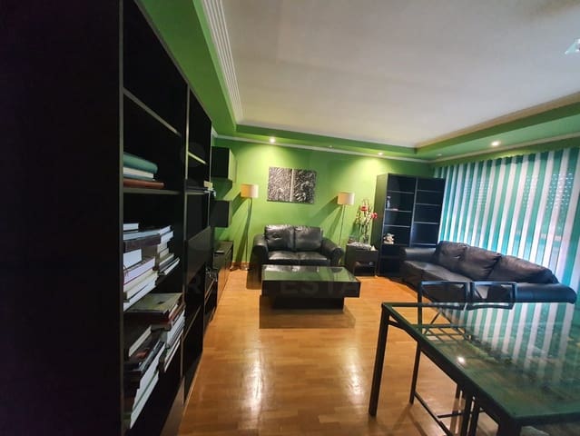 2 bedroom Apartment for rent in León city - € 700 (Ref: 9996317)