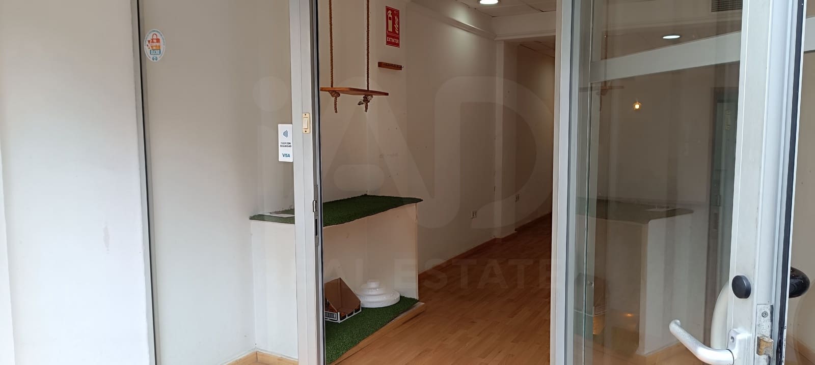 Comercial para arrendar em Alicante cidade - 500 € (Ref: 9996318)