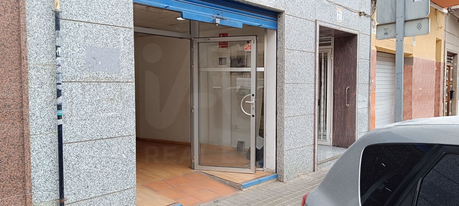 Comercial para arrendar em Alicante cidade - 500 € (Ref: 9996318)