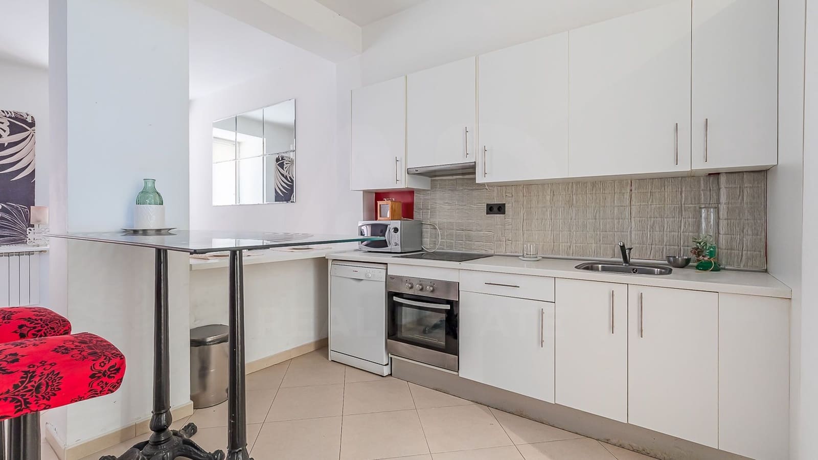2 soveværelse Lejlighed til leje i Madrid by - € 1.900 (Ref: 9996319)