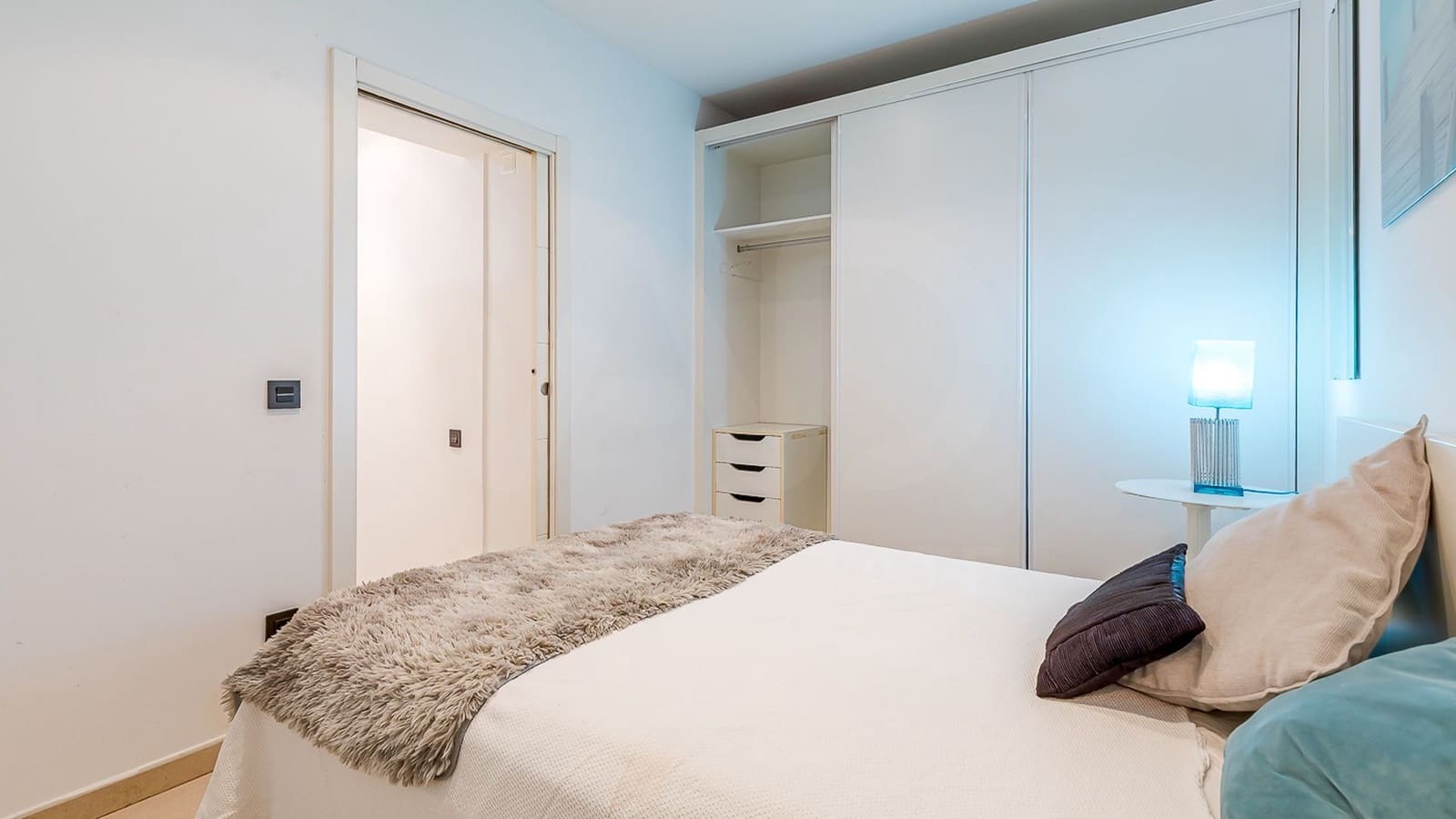 2 soveværelse Lejlighed til leje i Madrid by - € 1.900 (Ref: 9996319)
