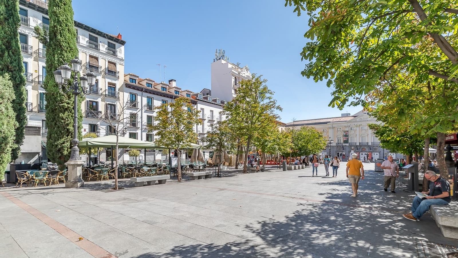 2 soveværelse Lejlighed til leje i Madrid by - € 1.900 (Ref: 9996319)