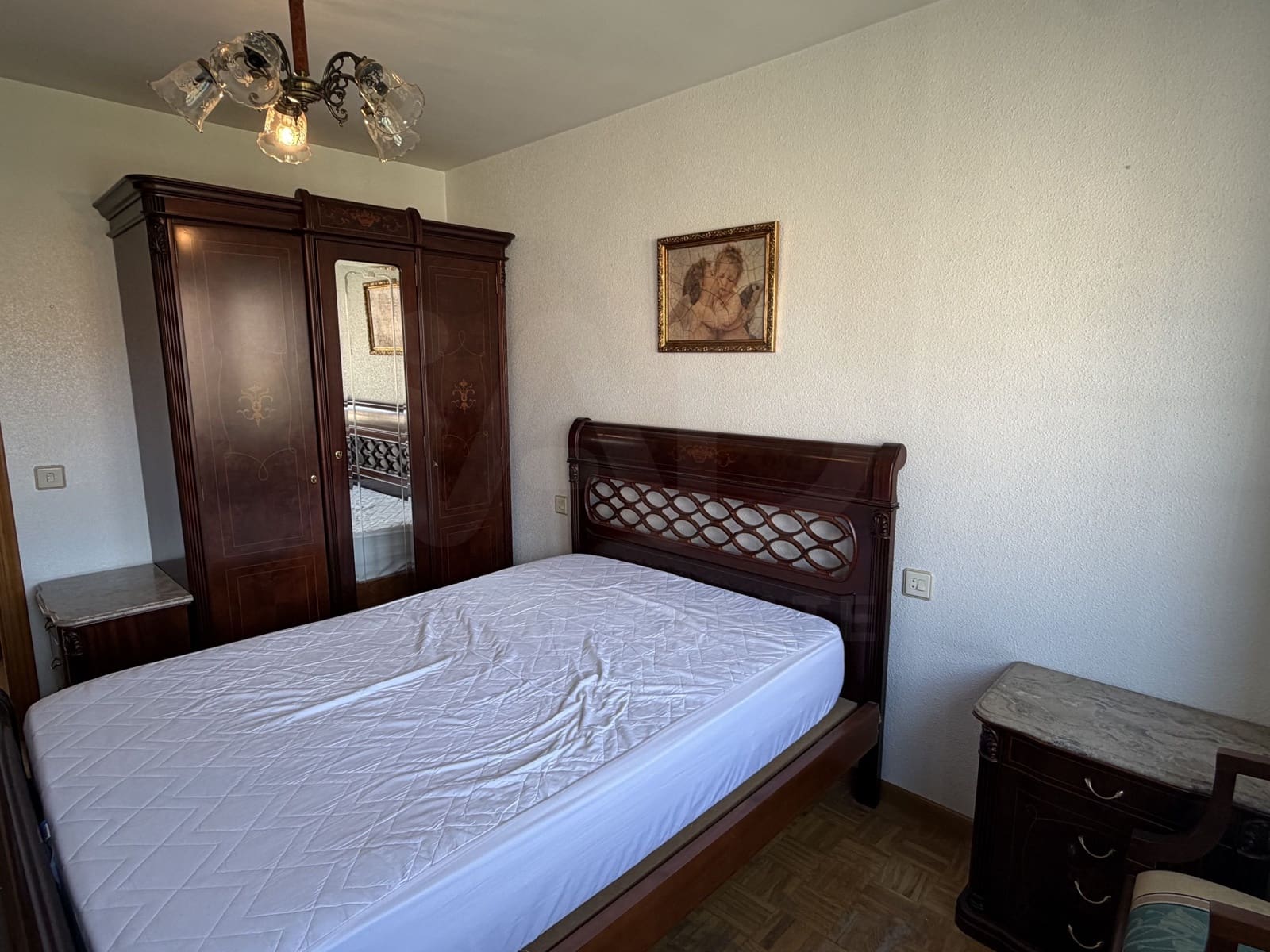 Apartamento de 3 habitaciones en León ciudad en alquiler con garaje - 800 € (Ref: 9996320)