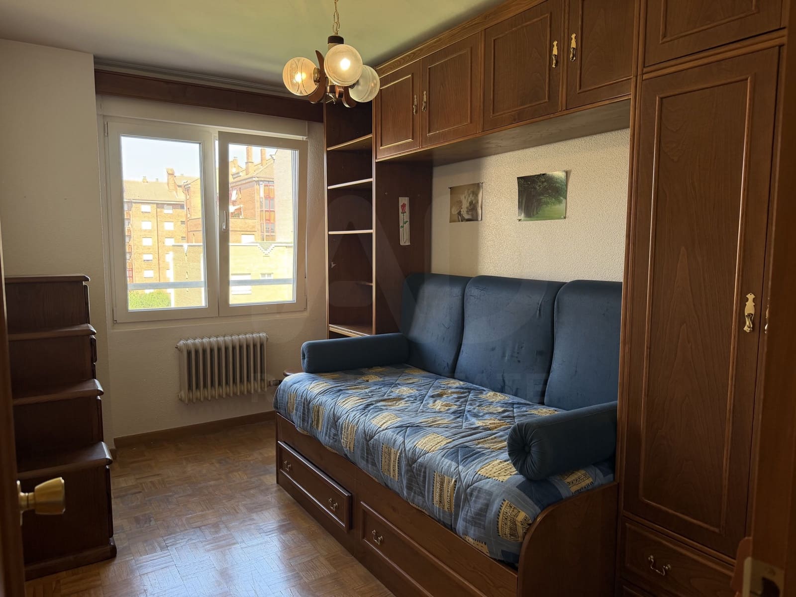 Apartamento de 3 habitaciones en León ciudad en alquiler con garaje - 800 € (Ref: 9996320)