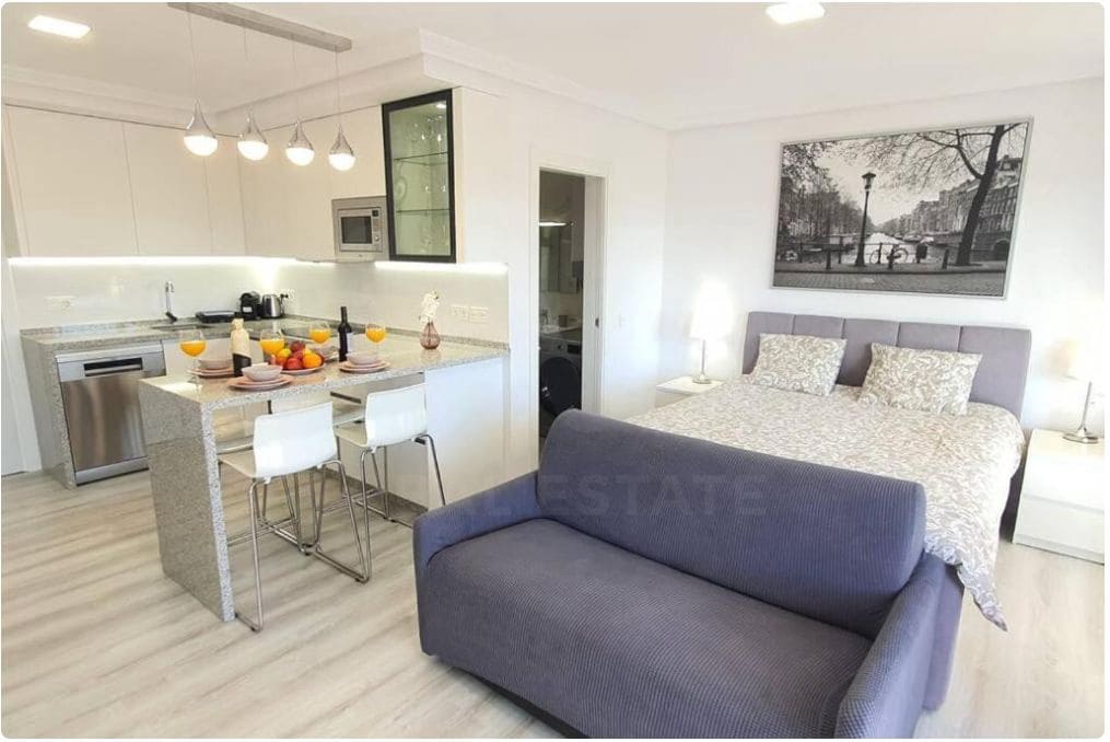Estúdio para venda em Marbella com piscina - 360 000 € (Ref: 9996538)